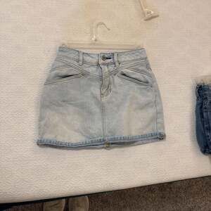 Pacsun Light Wash Denim Mini Skirt size 23